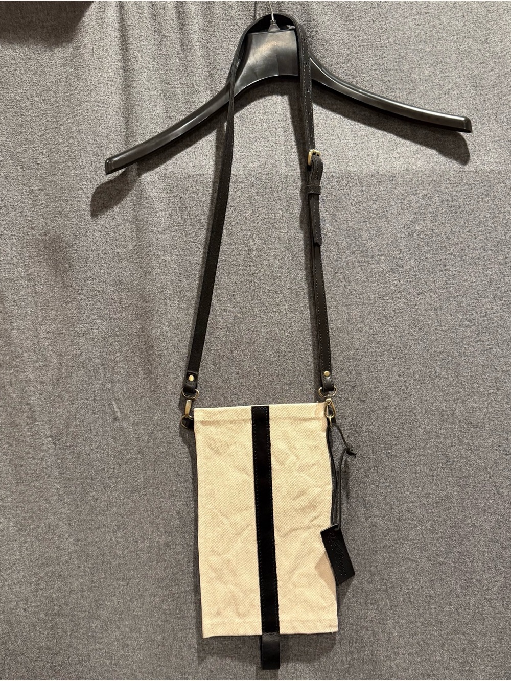 Stellareese Collection Canvas Crossbody Wine Bottle Bag in Beige w/Black Stripe